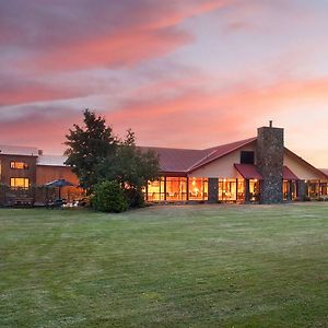 Mackenzie Country Hotel